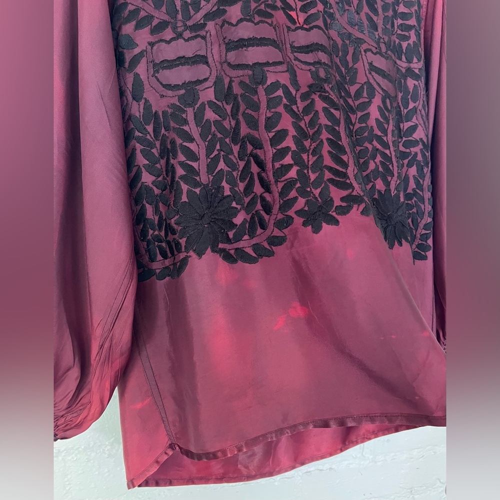 Vintage 50s Mexican Black Embroidered Blouse Burgundy Red Satin Blend Women's M - Picture 3 of 8